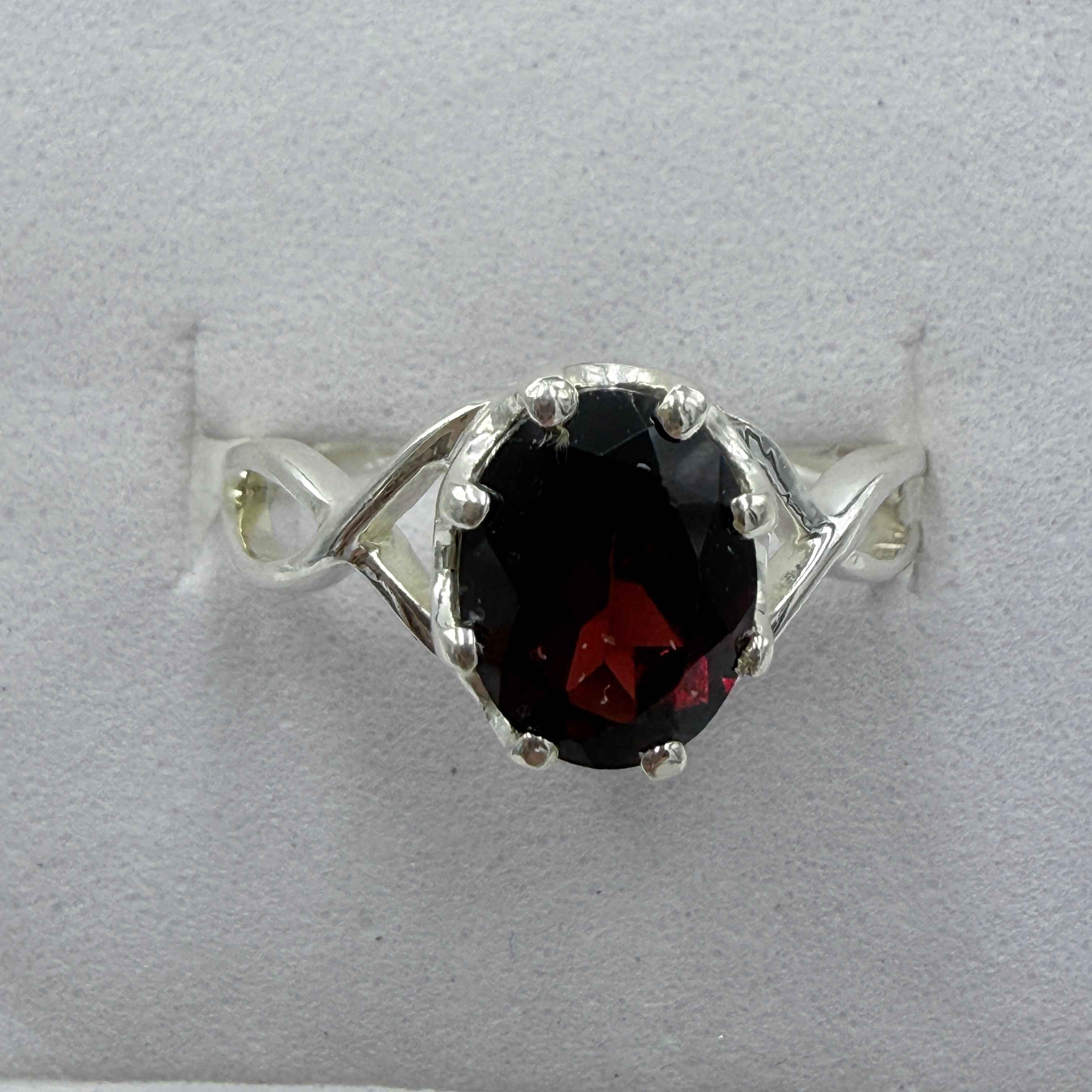Sterling Silver Oval Garnet Infinity Ring – Size 7 – Passion, Strength & Grounding